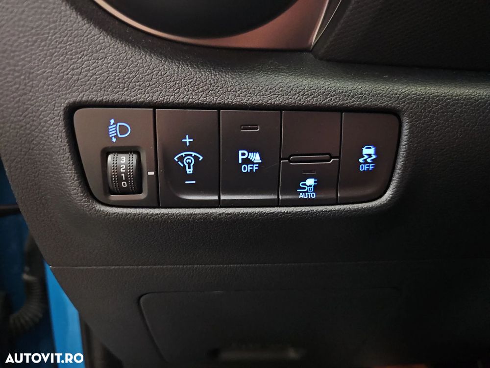 Hyundai KONA - 16
