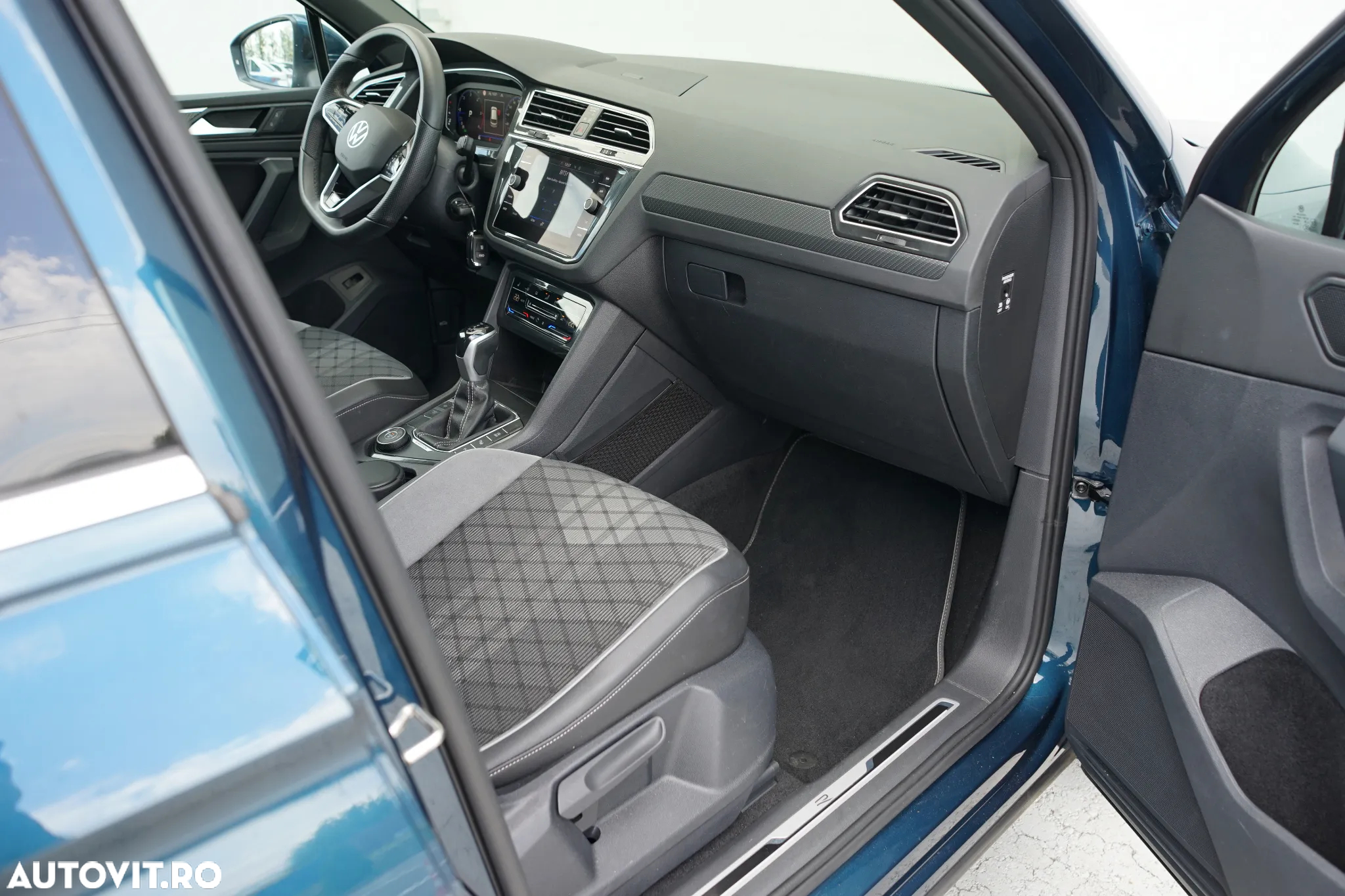 Volkswagen Tiguan 2.0 TDI SCR 4MOTION DSG R-Line - 25