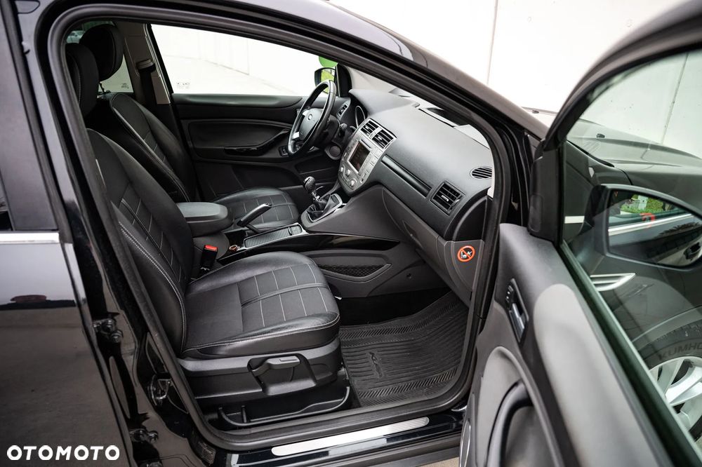 Ford Kuga - 29