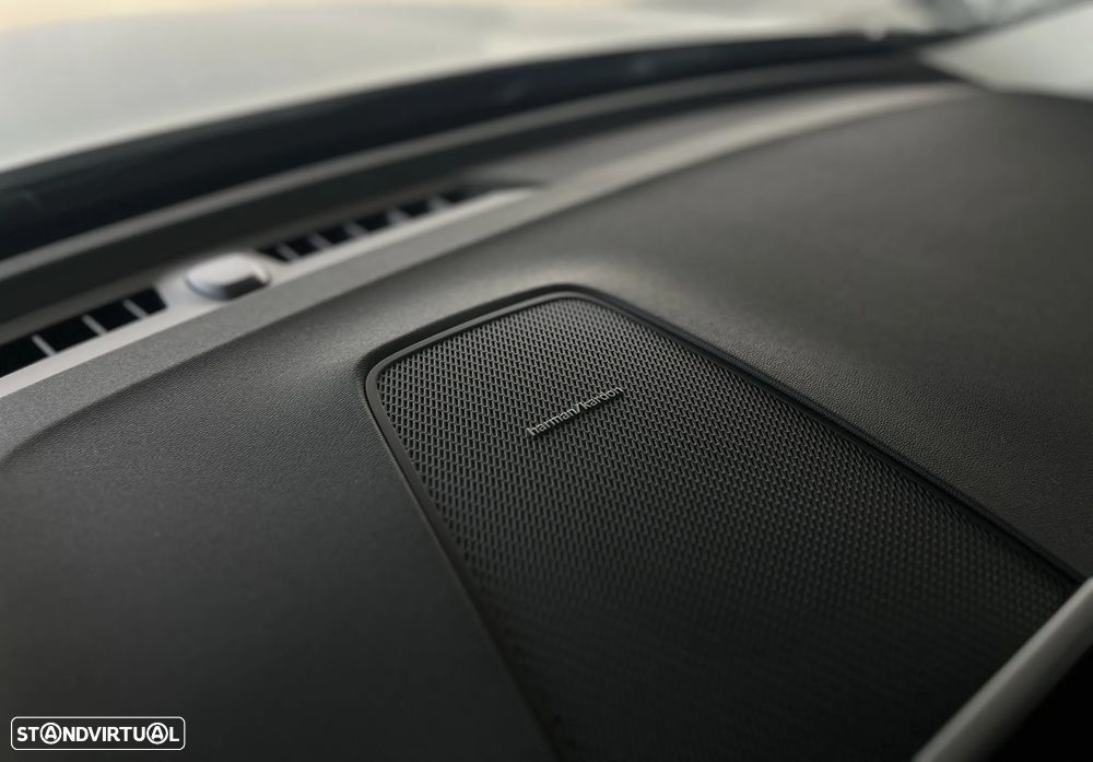 Volvo XC 60 2.0 T6 PHEV Plus Dark - 26