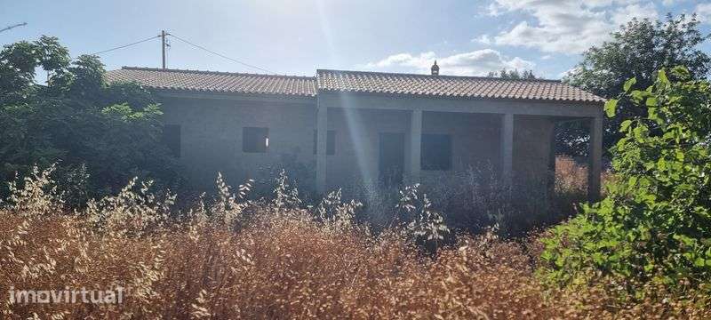 Vende-se ou Permuta de Terreno com casa em Paderne - Grande imagem: 5/8