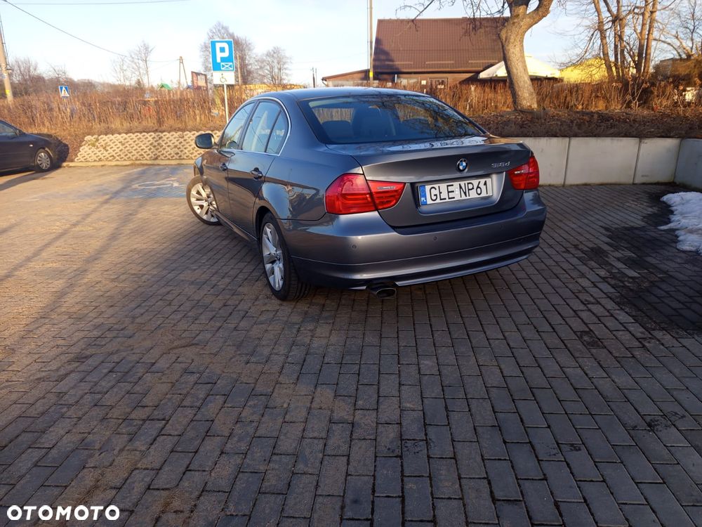 BMW Seria 3 318d - 4