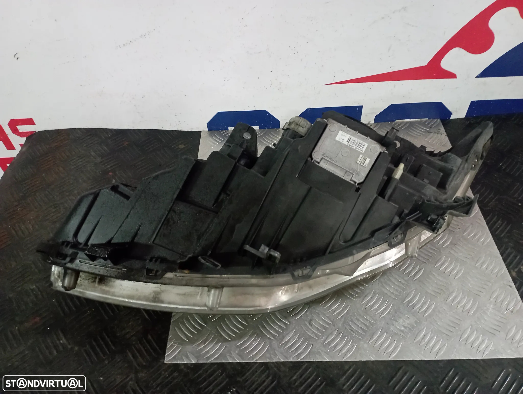 Optica Direita Renault Laguna III 2008 Ref. 260100035R / 89901837 / 89034934 - 4