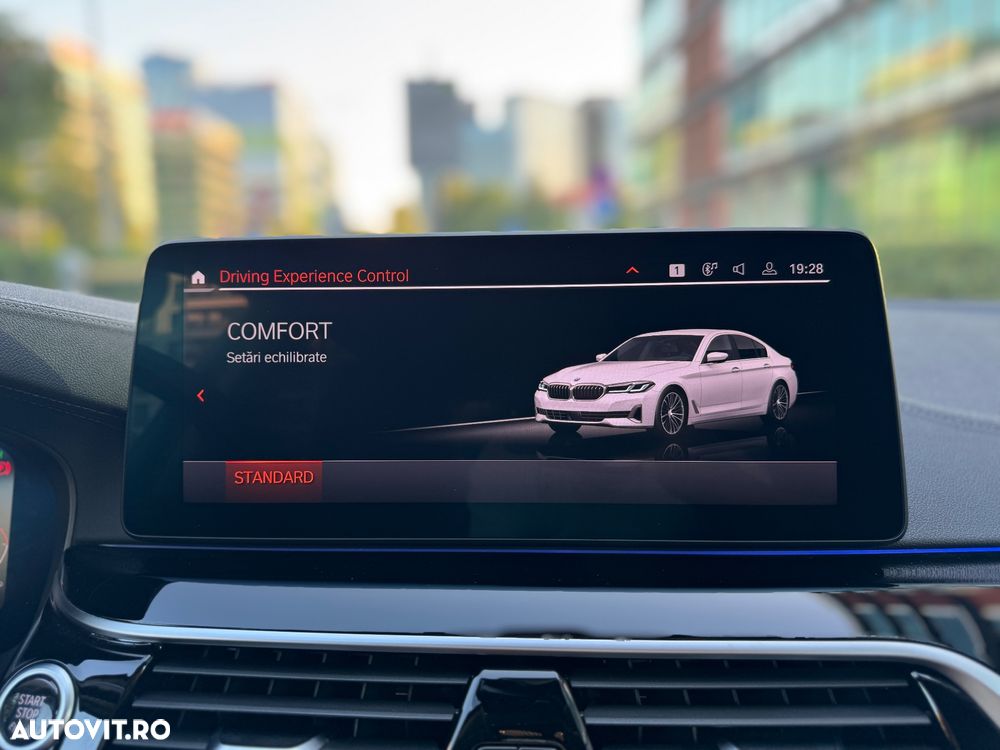 BMW Seria 5 530d xDrive AT MHEV - 34