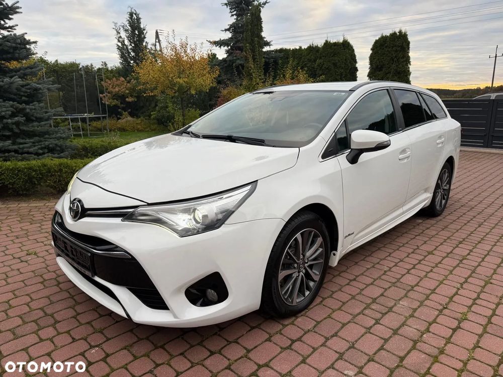 Toyota Avensis 2.0 D-4D Premium - 1