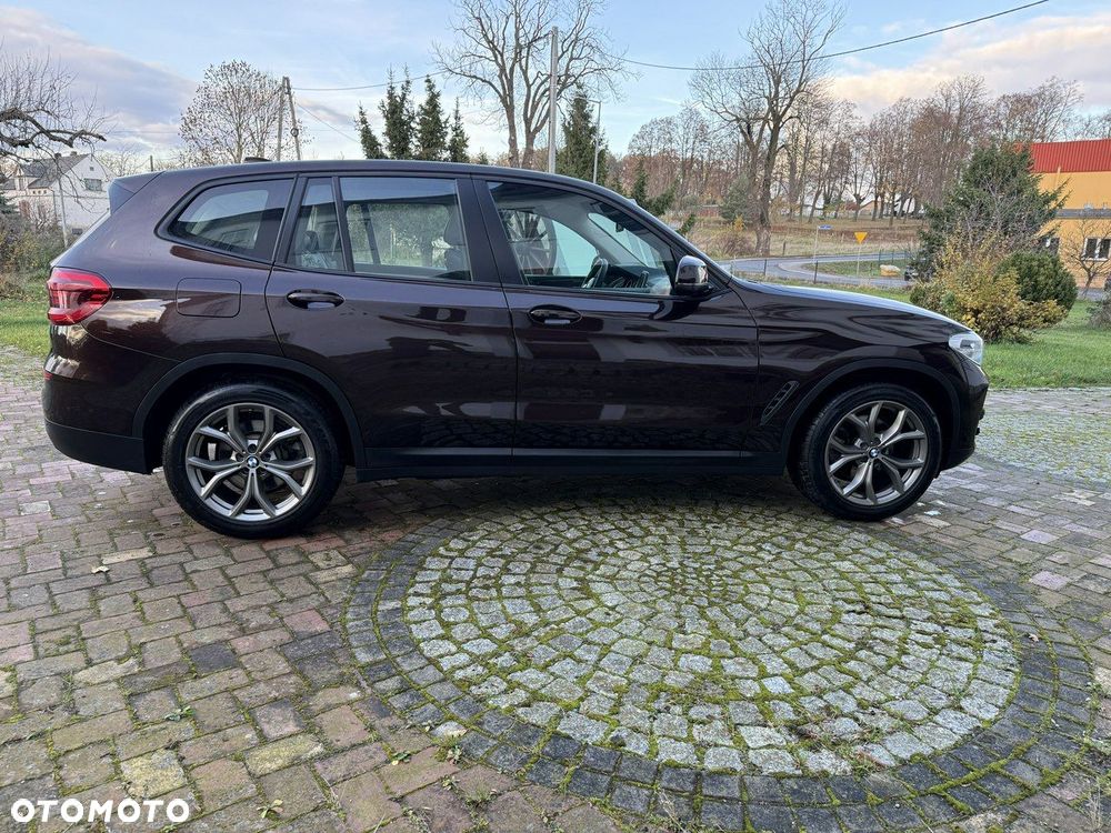 BMW X3 xDrive20i Advantage - 11