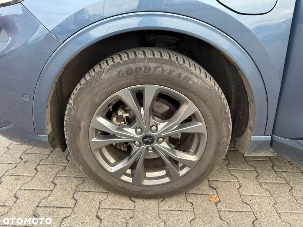 Ford Kuga 2.5 Duratec PHEV ST-LINE X - 29