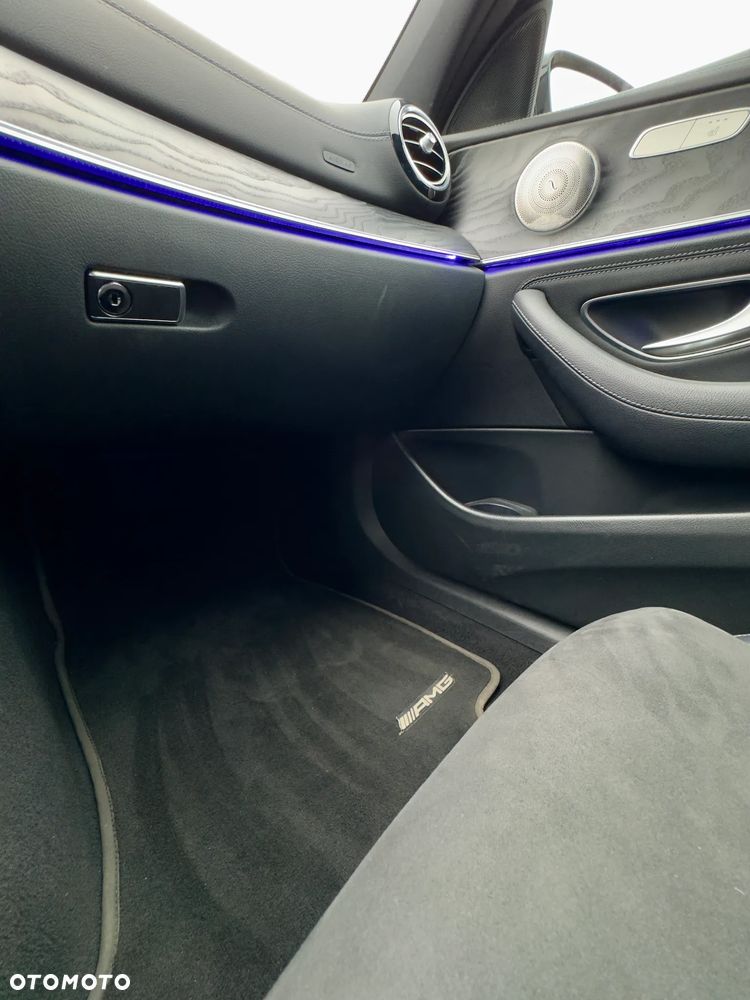Mercedes-Benz Klasa E 300 de Business Edition - 22