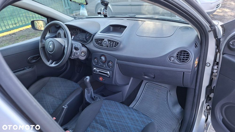Renault Clio - 7