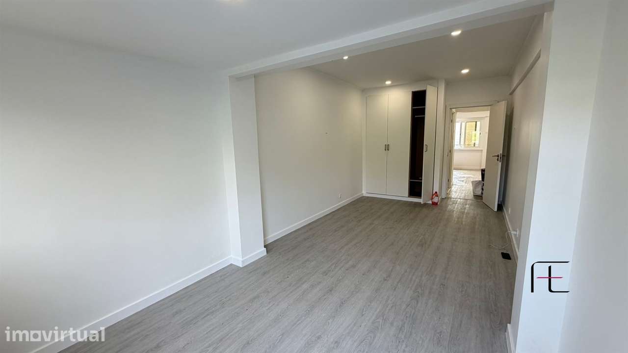 Apartamento T2 Venda em Águas Livres,Amadora - Grande imagem: 2/11