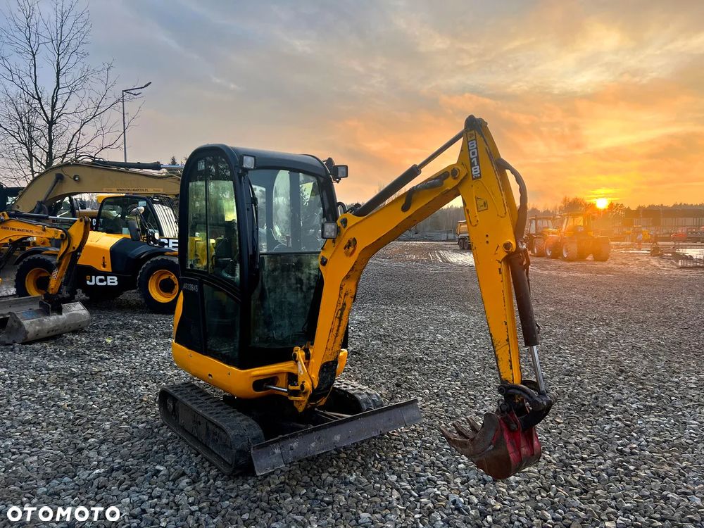 JCB 8018 - 7