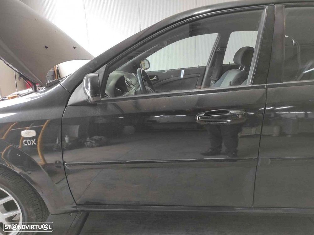 PORTA FRENTE ESQUERDA CHEVROLET LACETTI CDX - 1