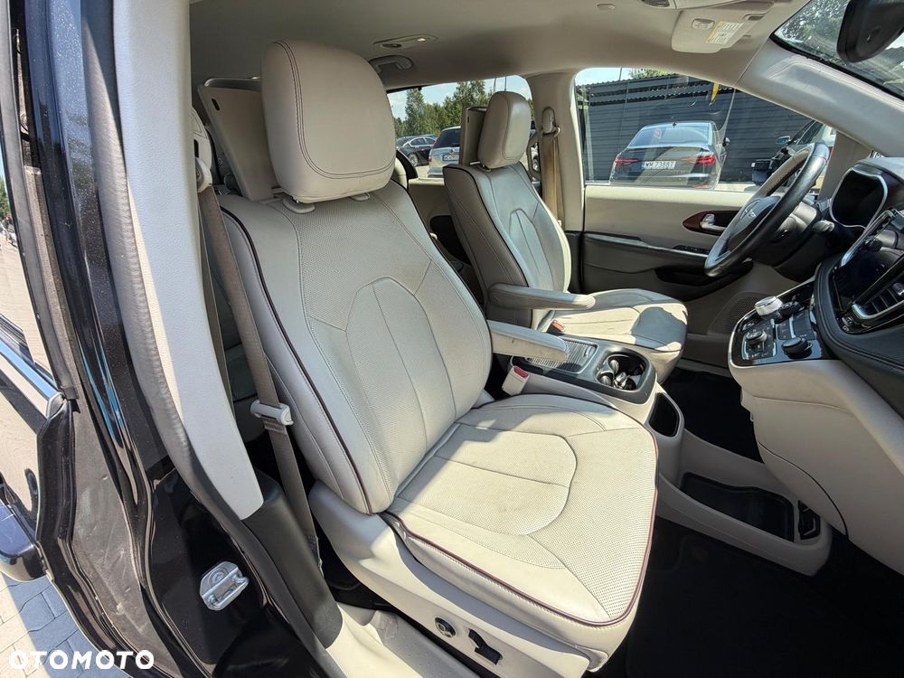 Chrysler Pacifica - 19
