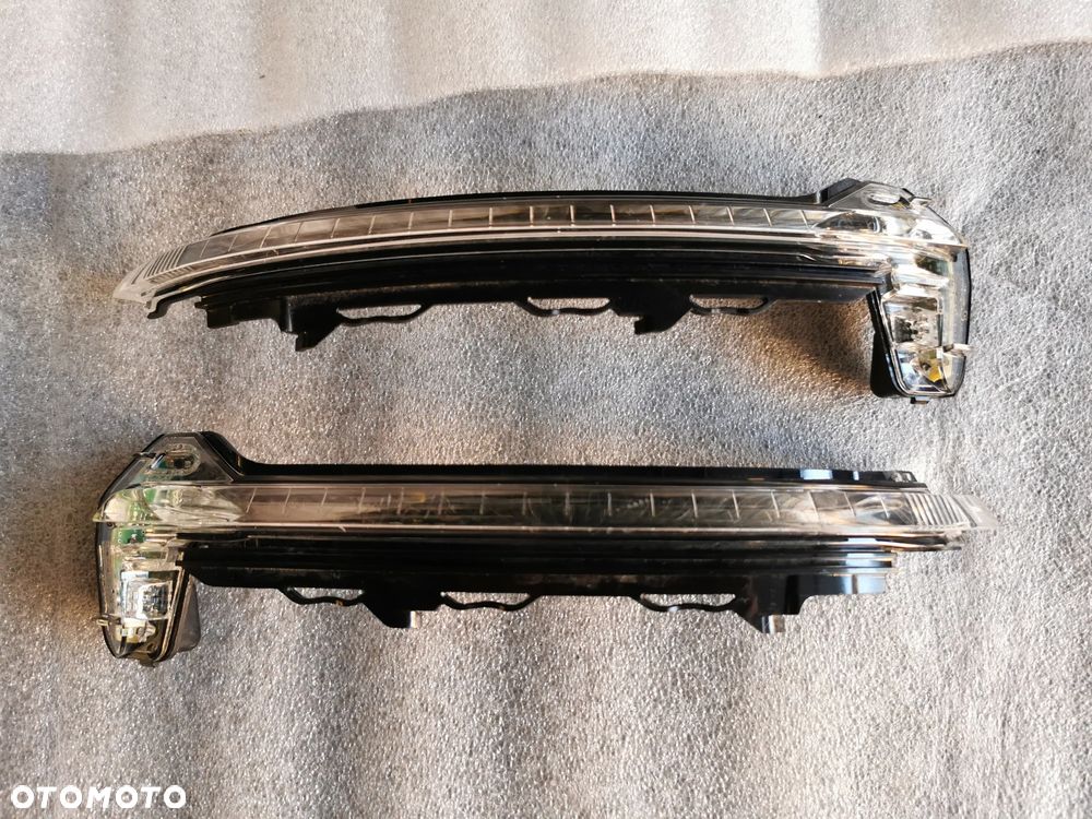 Audi TT TTs 8S0 Kierunkowskaz lusterka prawy migacz w lusterko NOWY 8S0949102A - 1