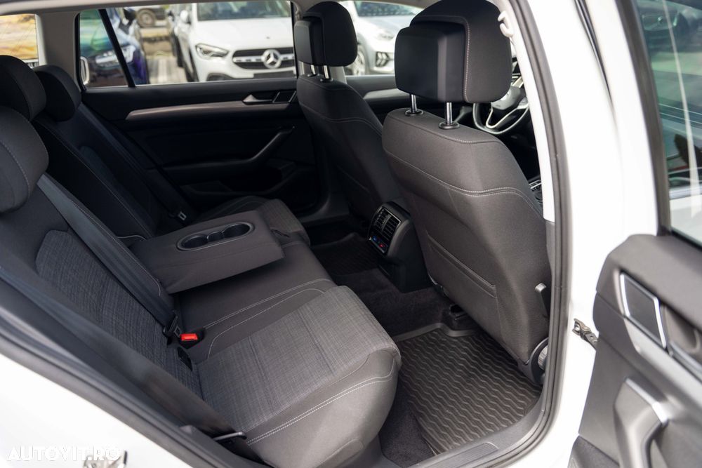 Volkswagen Passat 2.0 TDI DSG Comfortline - 9