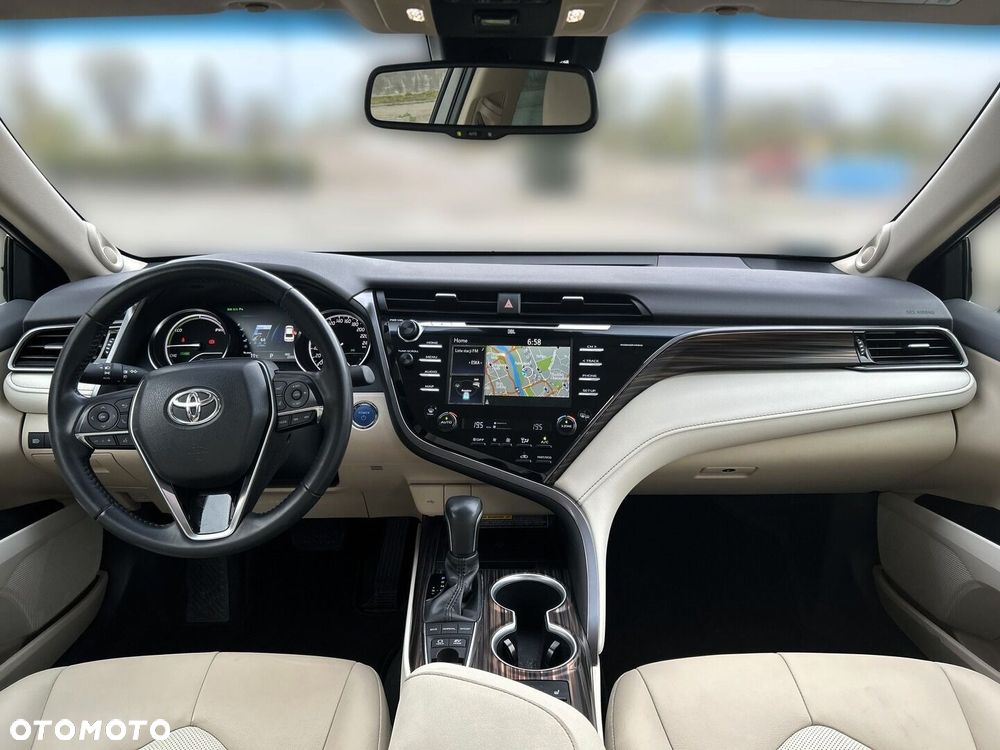 Toyota Camry 2.5 Hybrid Executive CVT - 13