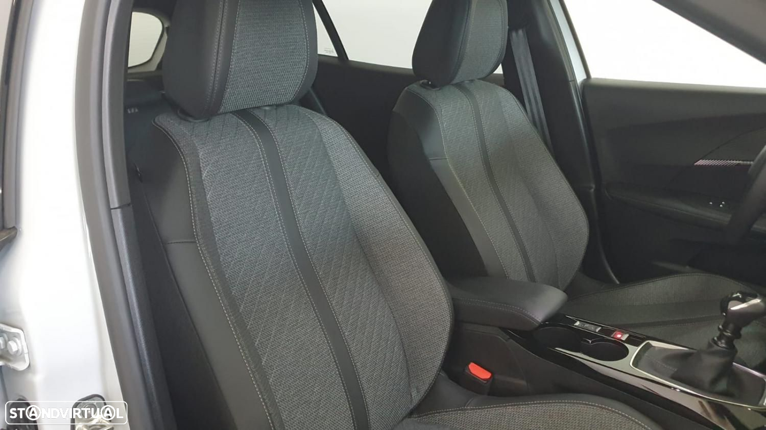 Peugeot 2008 1.2 PureTech Allure - 21