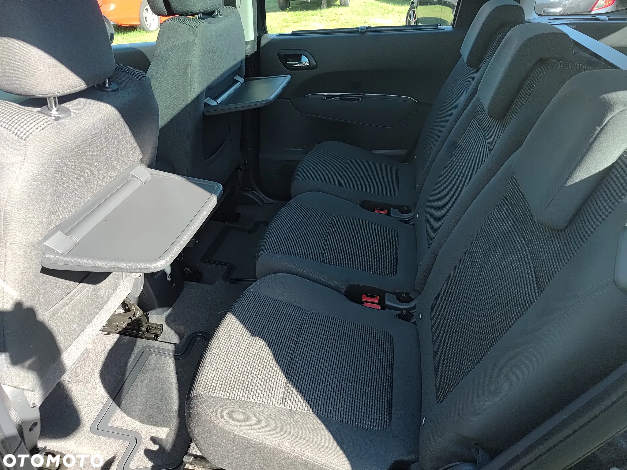 Peugeot 5008 1.6 HDi Business Line 7os - 15