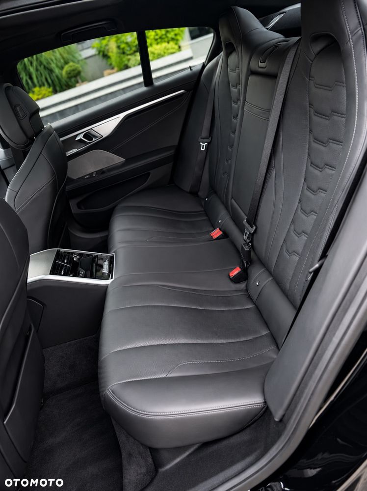 BMW Seria 8 - 9