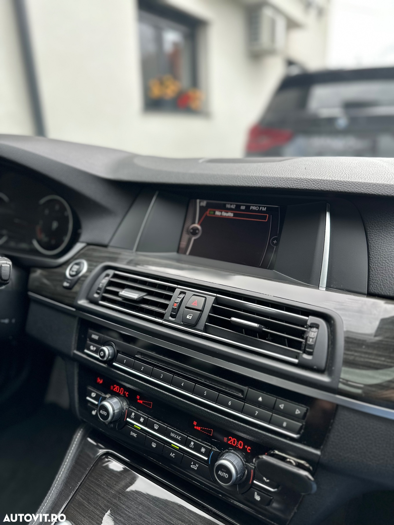 BMW Seria 5 520d xDrive Touring Aut. M Sport Edition - 29