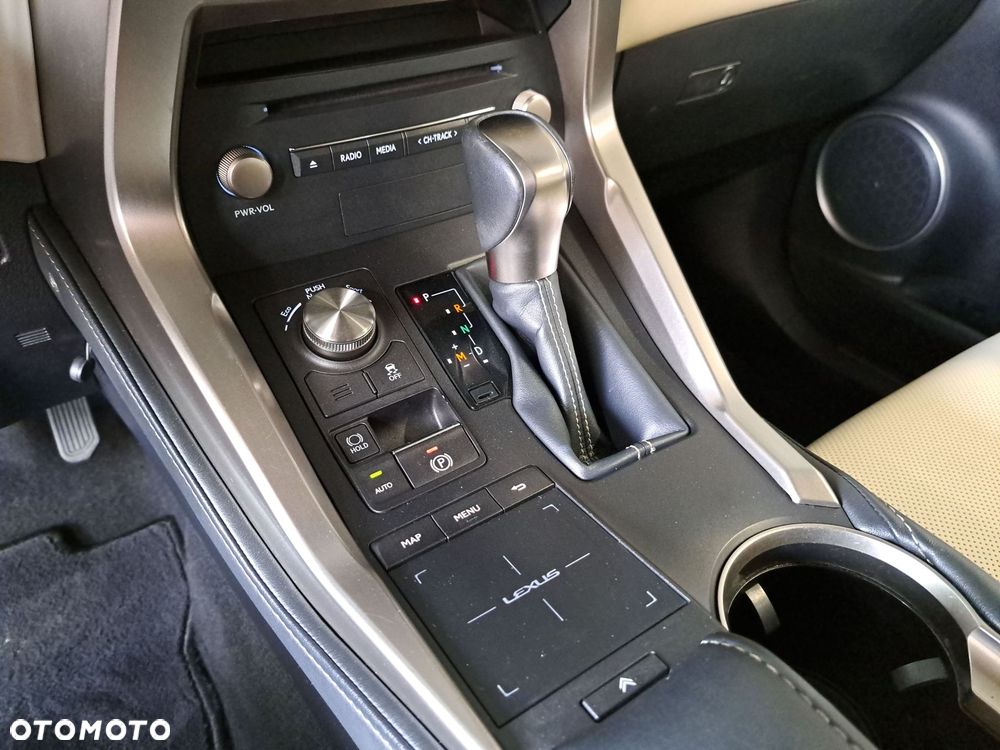 Lexus NX 300 Comfort AWD - 26