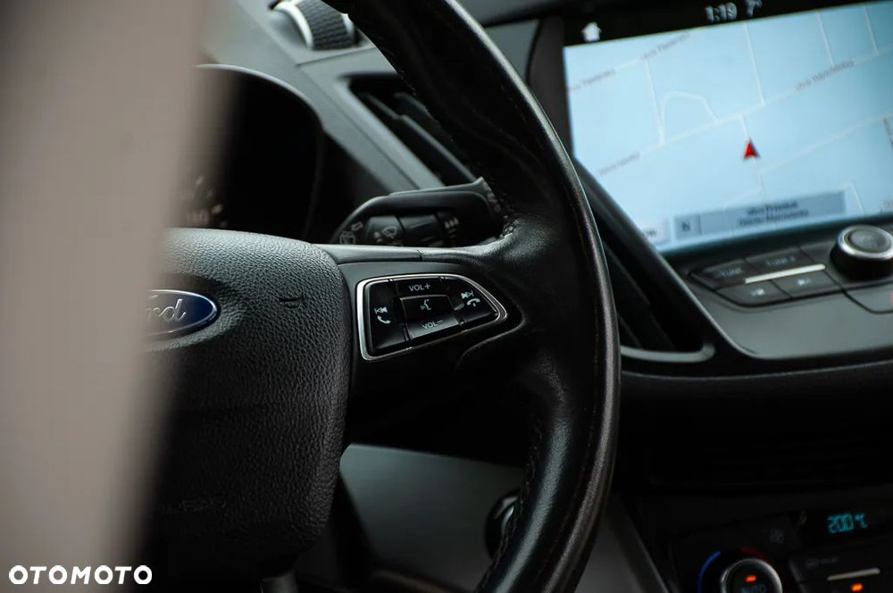 Ford Kuga 1.5 EcoBoost TITANIUM - 36