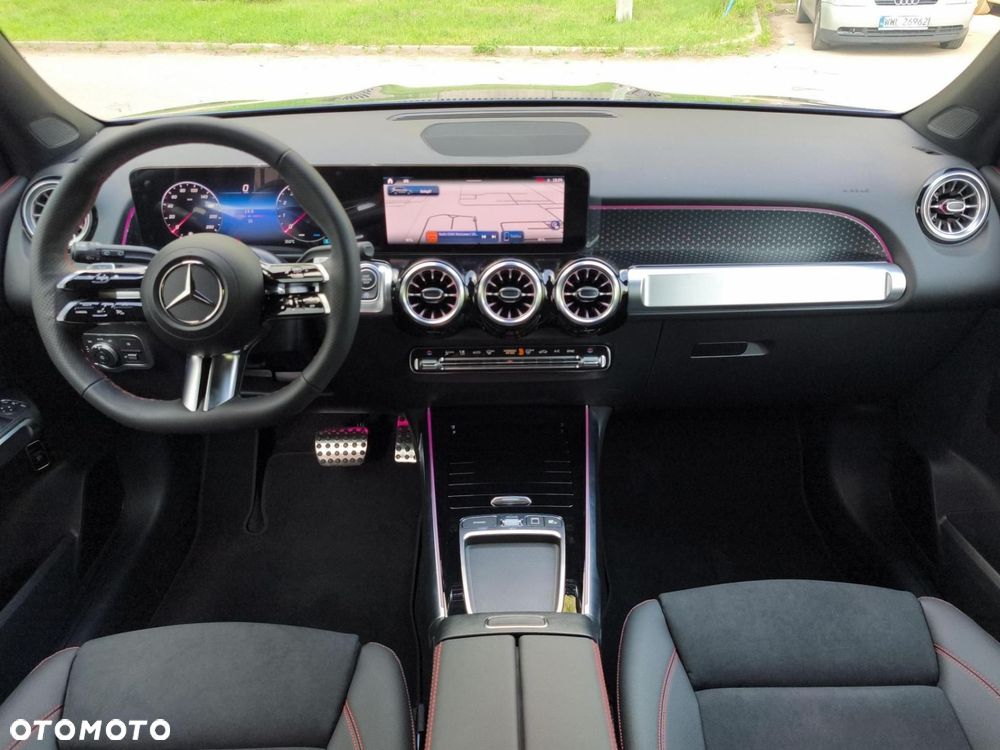 Mercedes-Benz GLB - 13