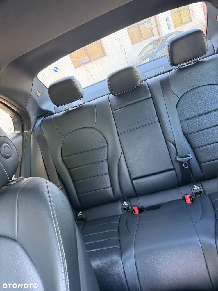 Mercedes-Benz Klasa C 300 4MATIC 9G-TRONIC - 3