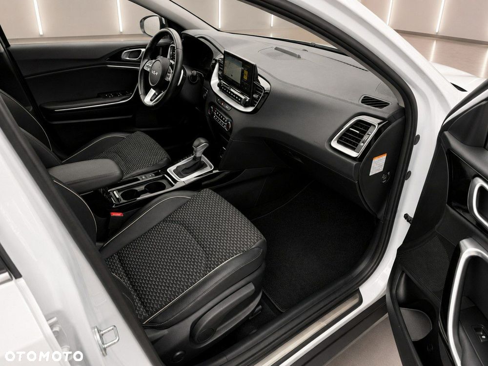 Kia XCeed - 13