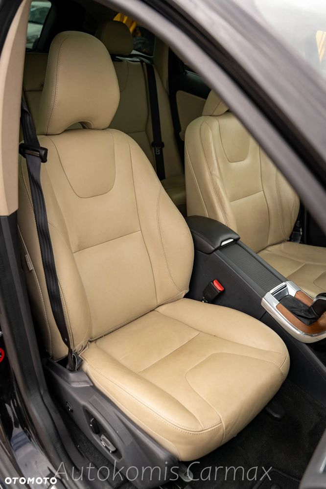 Volvo XC 60 T5 Geartronic Momentum - 19