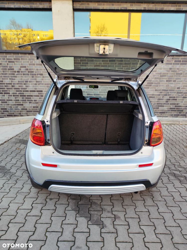 Suzuki SX4 1.6 VVT 4x4 Comfort - 17