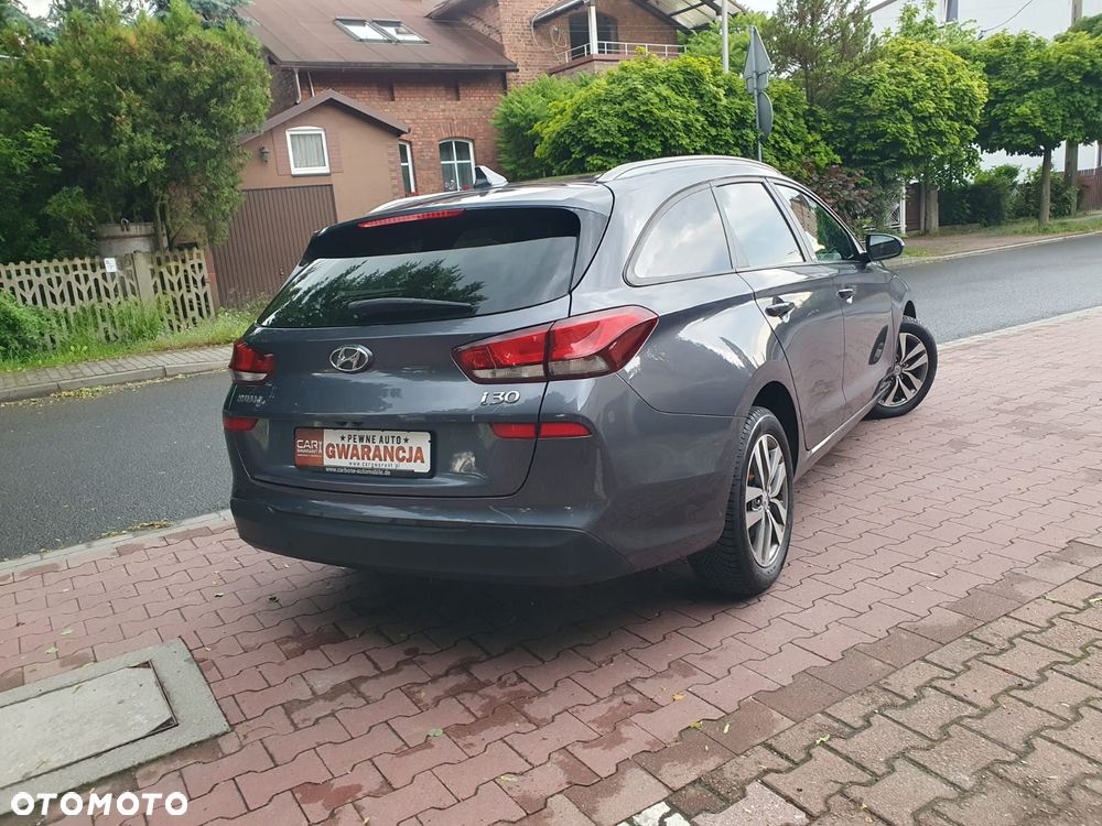 Hyundai i30 blue Kombi 1.4 YES Silver - 25