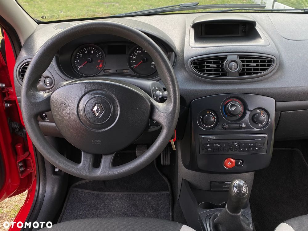 Renault Clio 1.2 16V 75 Dynamique - 24