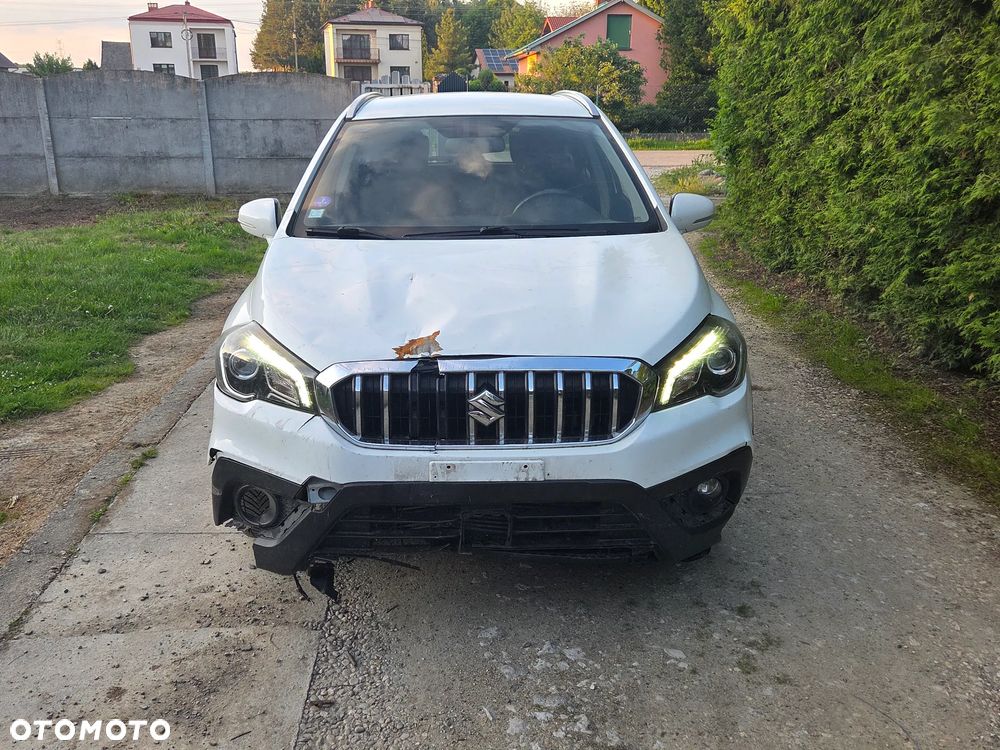 Suzuki SX4 S-Cross 1.4 T Premium 4WD - 11