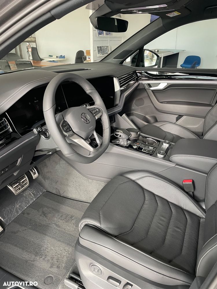 Volkswagen Touareg V6 TDI 4MOTION R-Line - 25