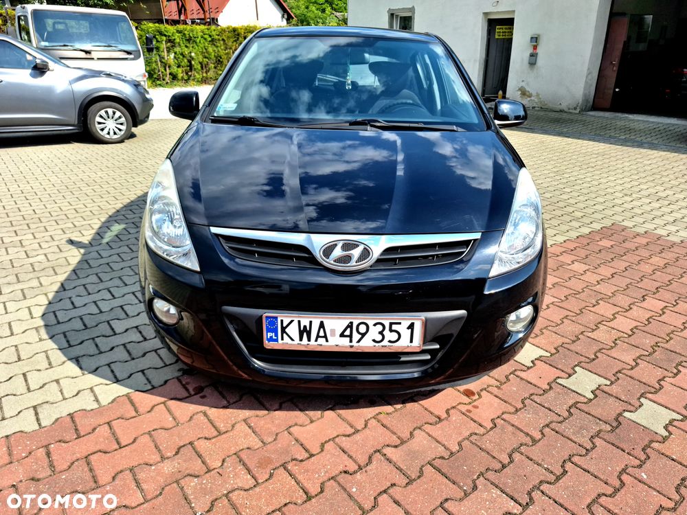 Hyundai i20 - 24
