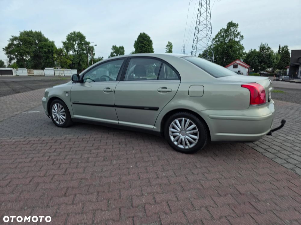 Toyota Avensis 2.0 D-4D Sol - 8