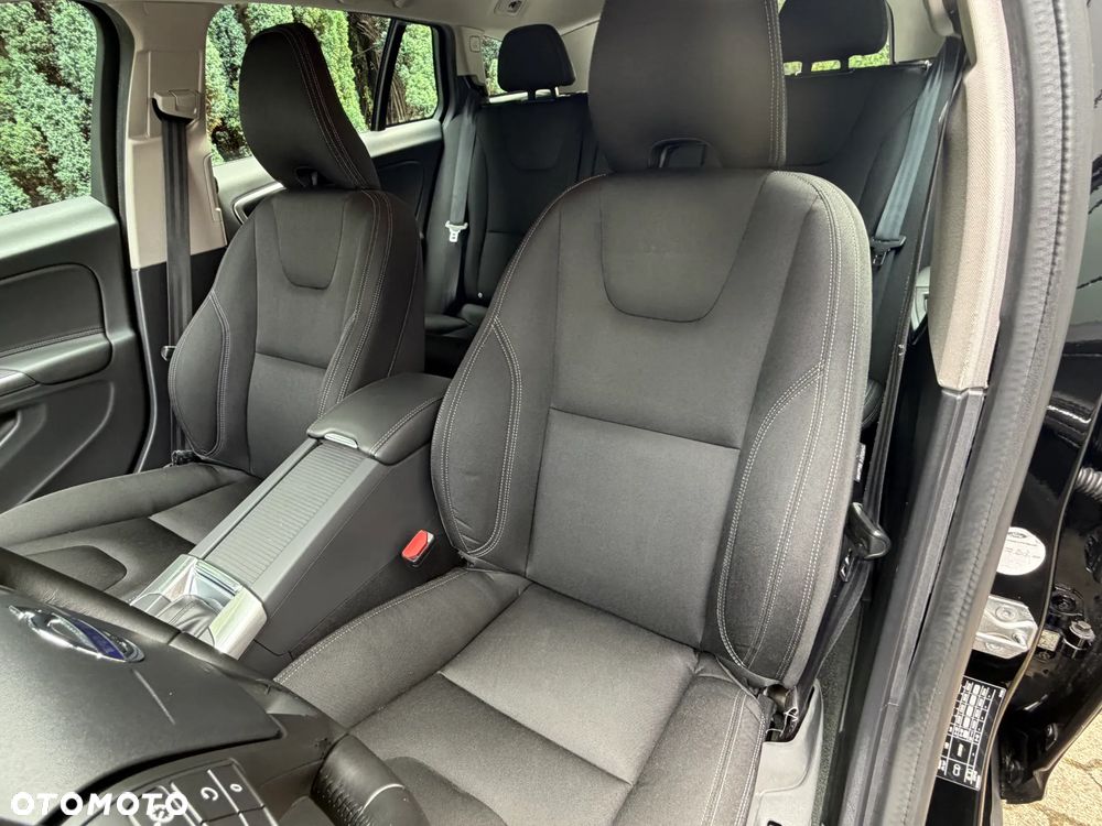 Volvo V60 D2 Geartronic Summum - 12