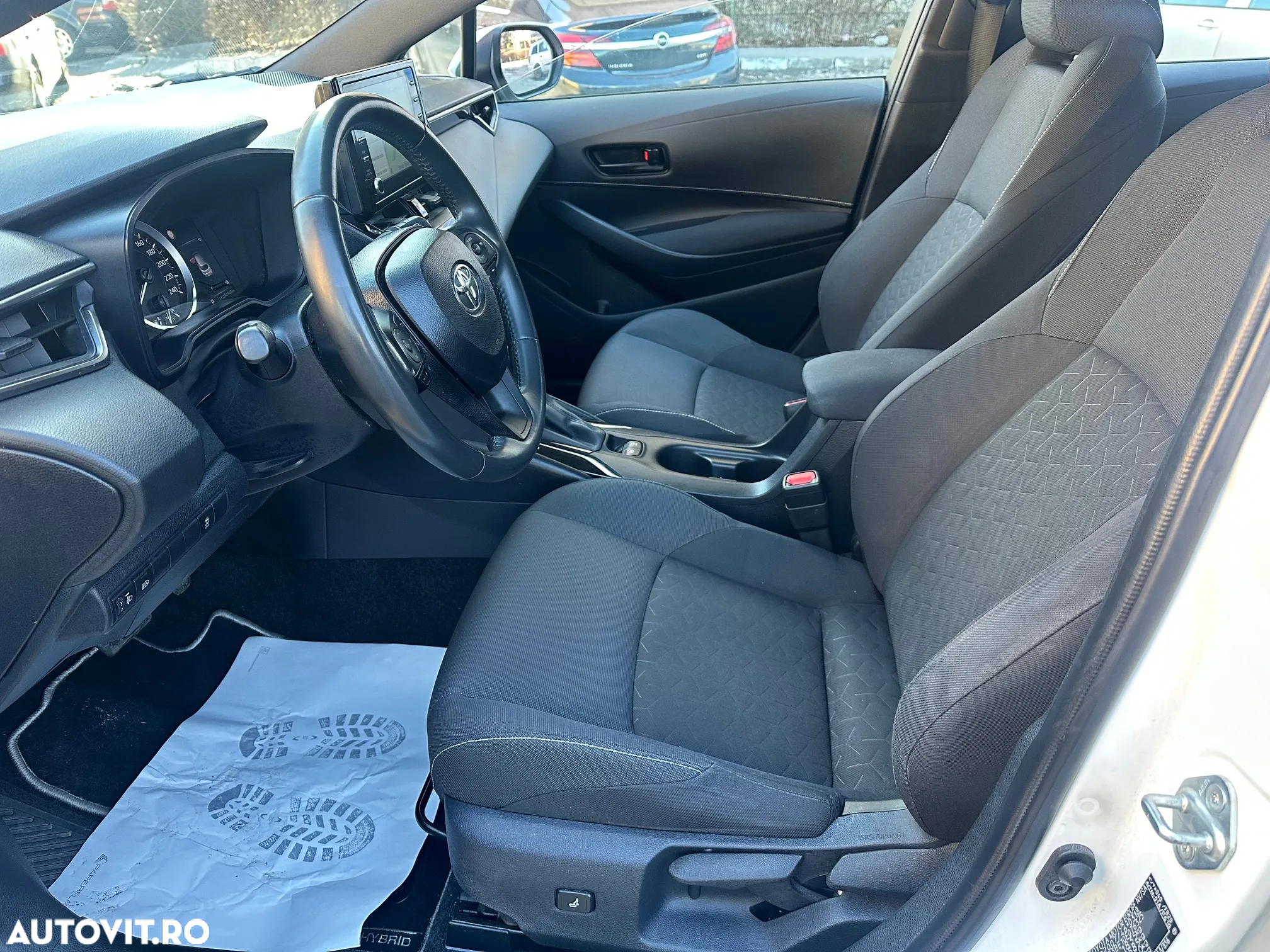 Toyota Corolla 1.8 Hybrid Business Edition - 30