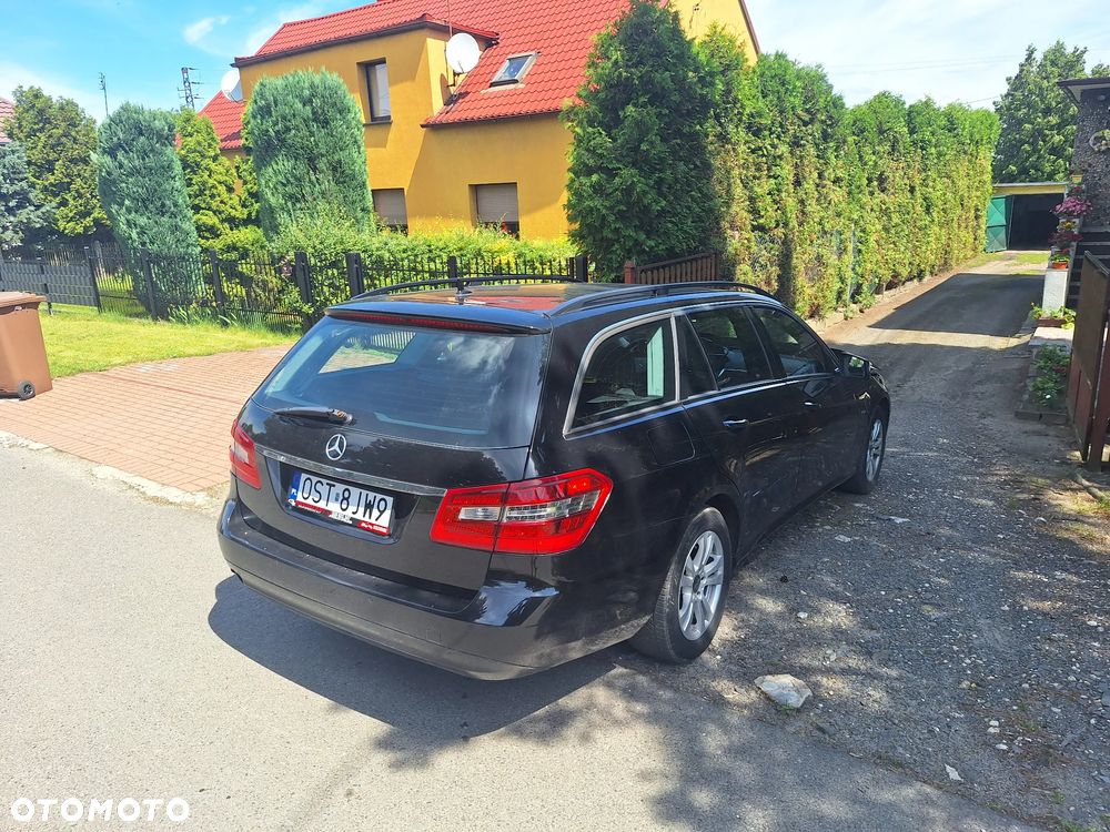 Mercedes-Benz Klasa E 250 CGI BlueEffICIENCY Avantgarde - 3