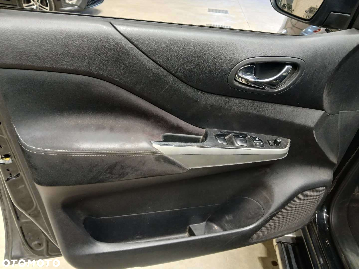 Nissan Navara DC 4x4 Autm N-Connecta - 32
