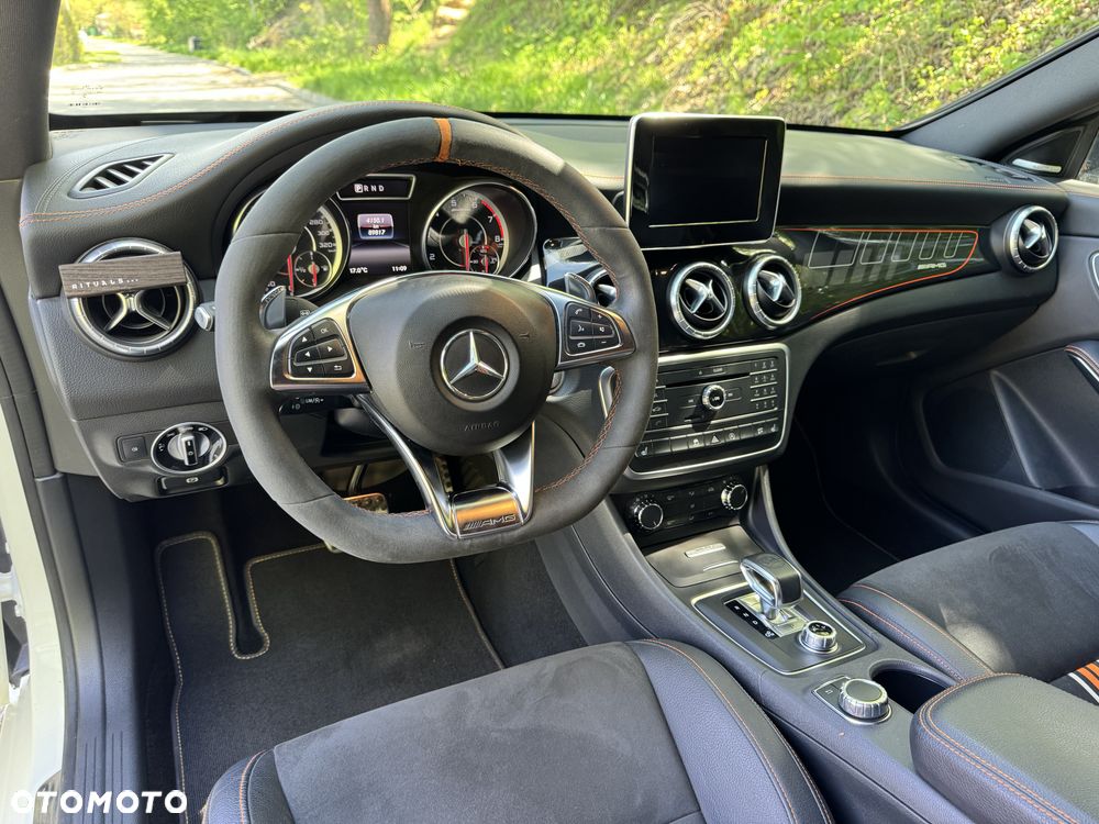 Mercedes-Benz CLA AMG 45 4-Matic - 31