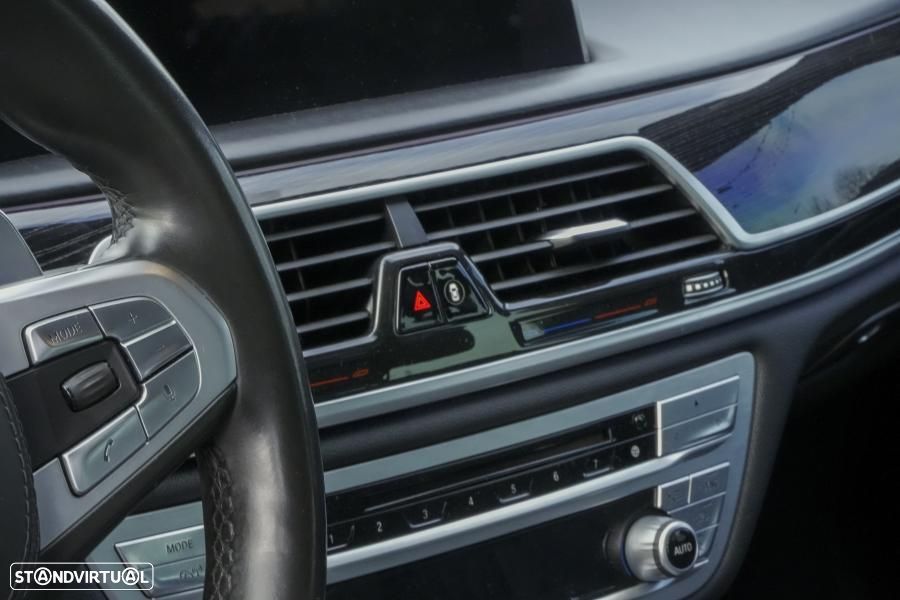 BMW 740 d xDrive Pack M - 29