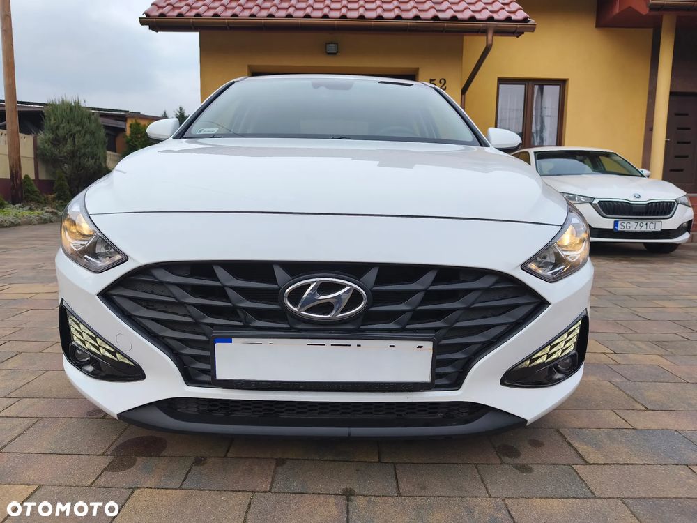 Hyundai i30 1.5 DPI Classic + - 23