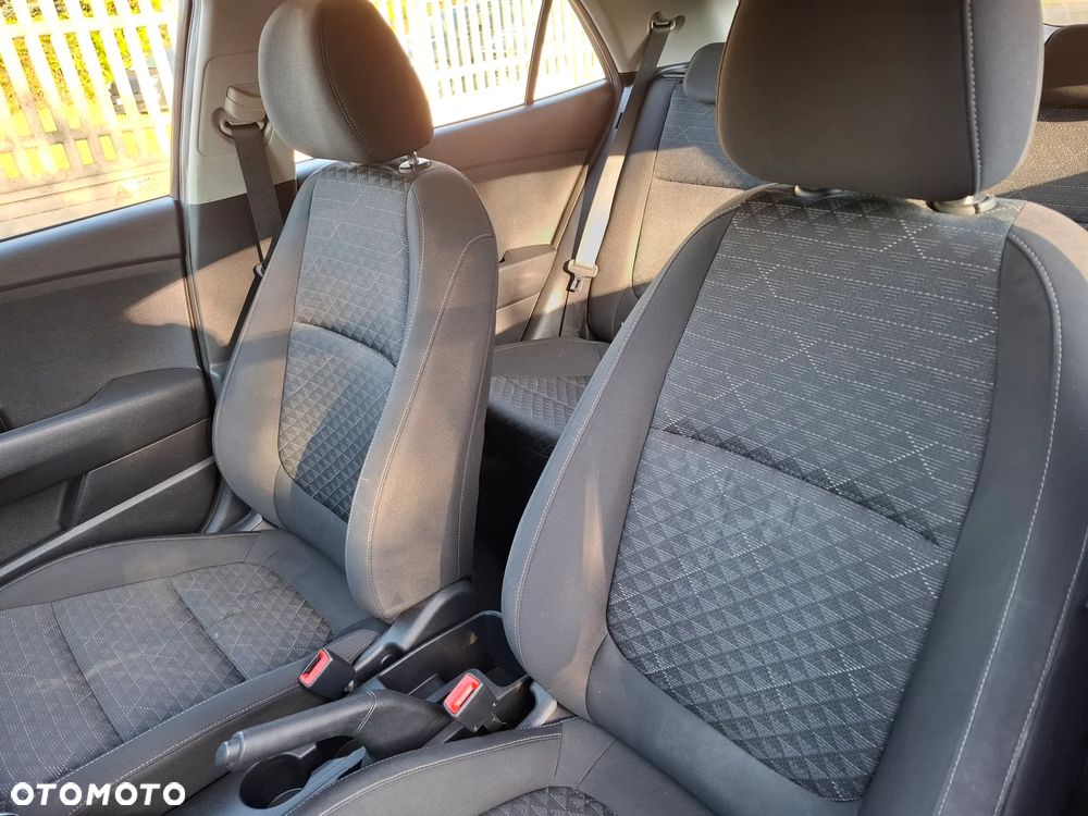 Kia Rio - 19