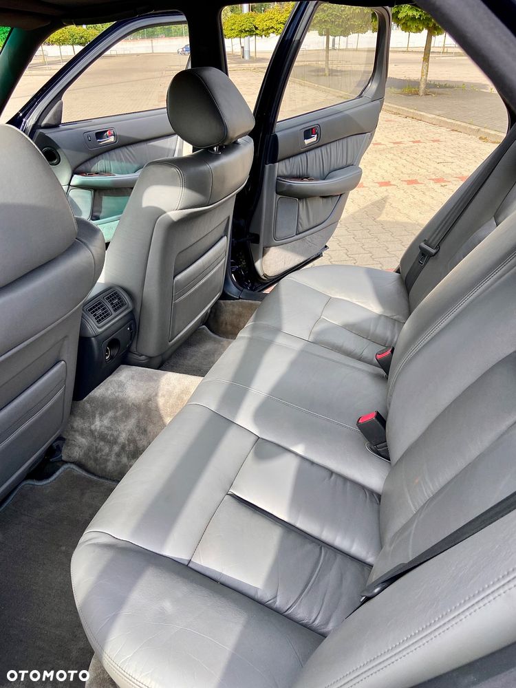 Lexus LS - 24