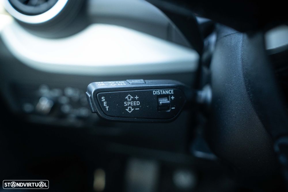 Audi Q2 1.6 TDI Design - 17