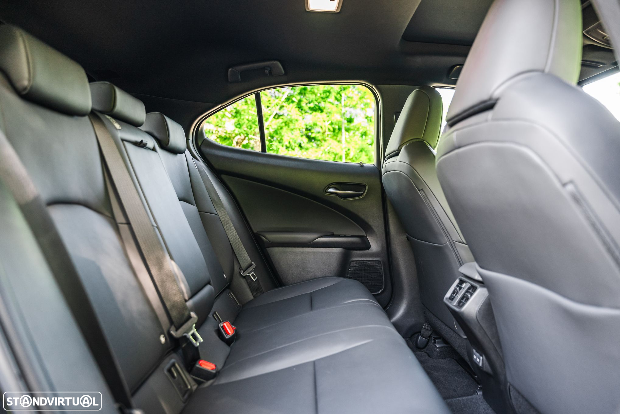 Lexus ux-250h - 7