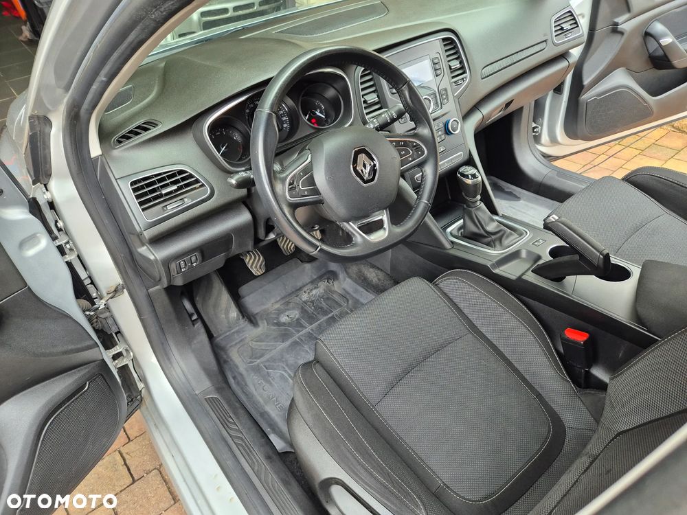 Renault Megane 1.5 Blue dCi Business - 13