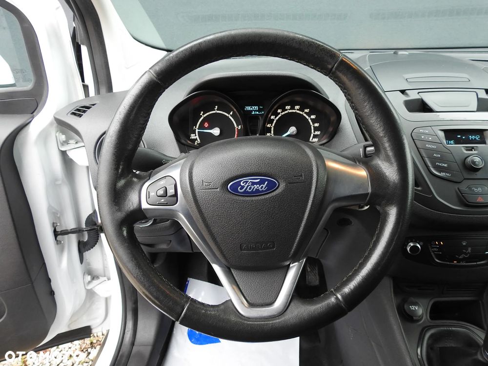 Ford Transit Courier - 11